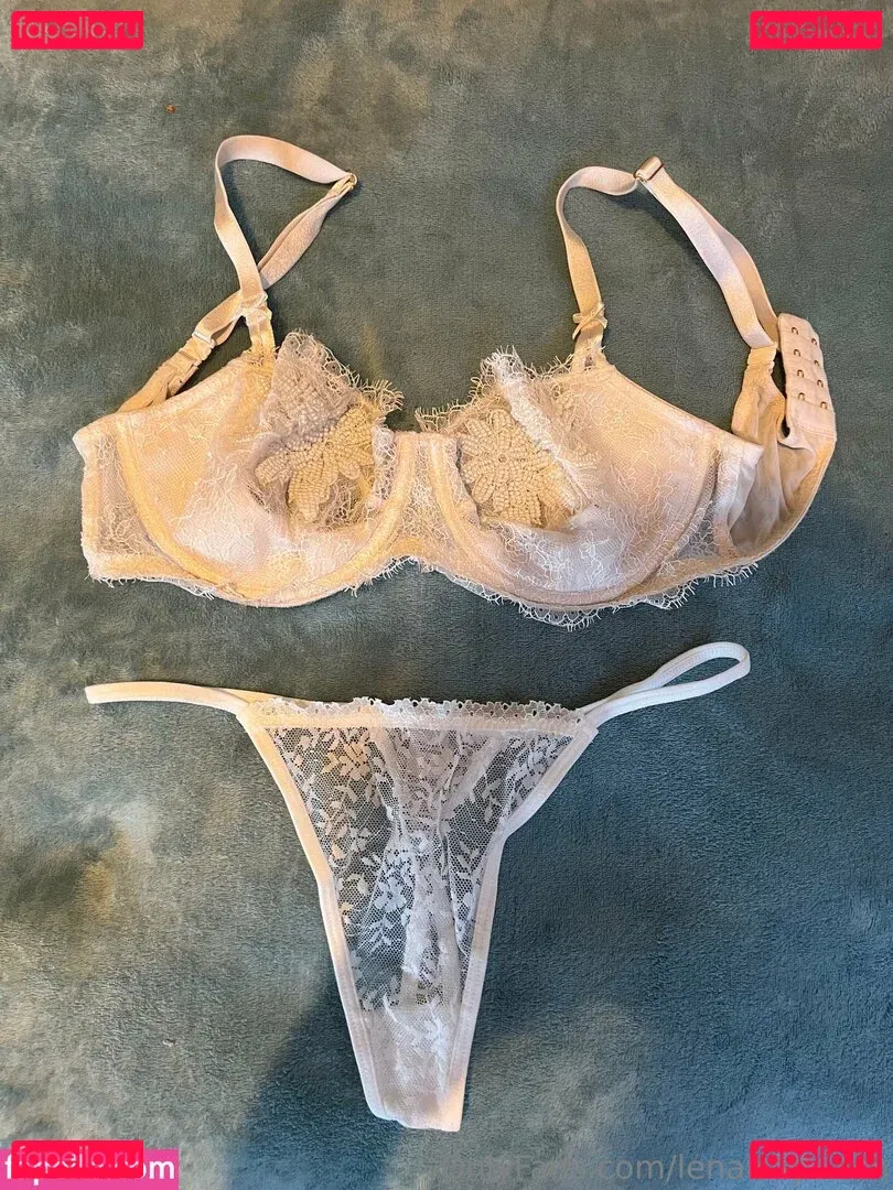 lenaisapeach Onlyfans Photo Gallery 