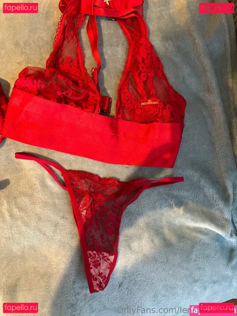 lenaisapeach Onlyfans Photo Gallery 