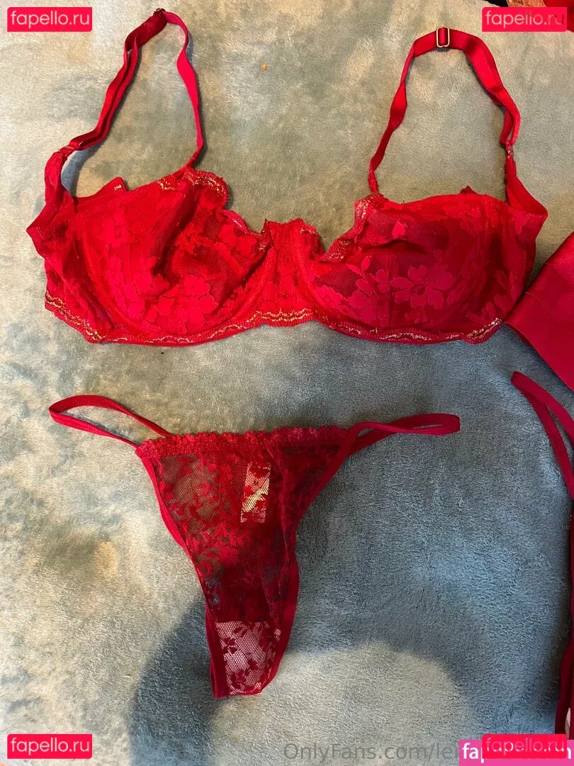 lenaisapeach Onlyfans Photo Gallery 