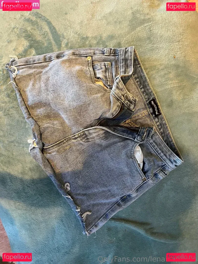 lenaisapeach Onlyfans Photo Gallery 