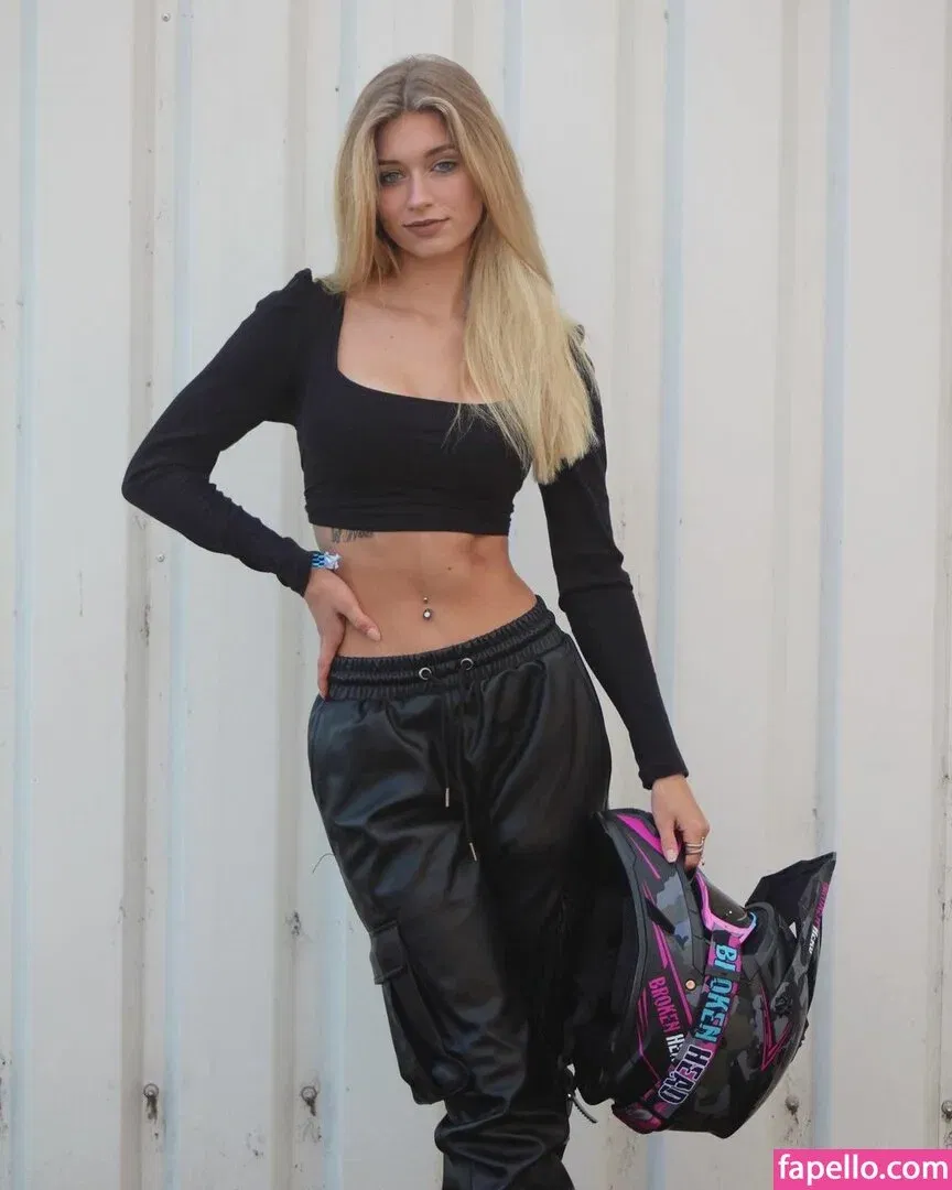 xh.elen.ax3 Onlyfans Photo Gallery 