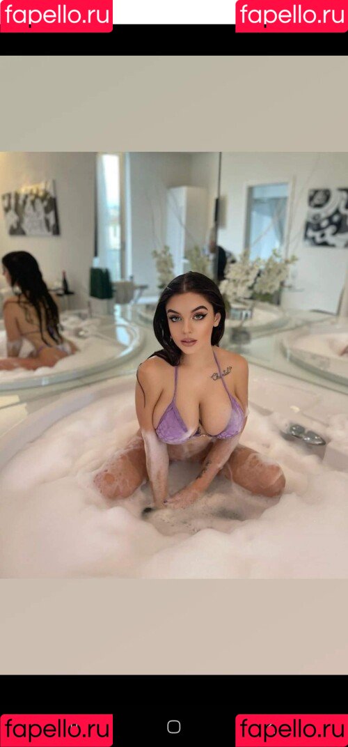 Aicha Bianchi Onlyfans Photo Gallery 