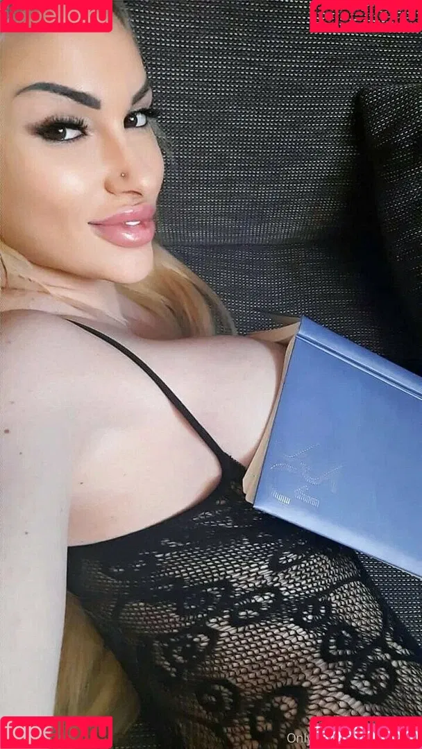hottanuysha Onlyfans Photo Gallery 