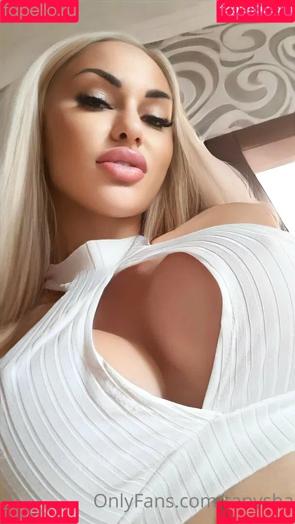 hottanuysha Onlyfans Photo Gallery 