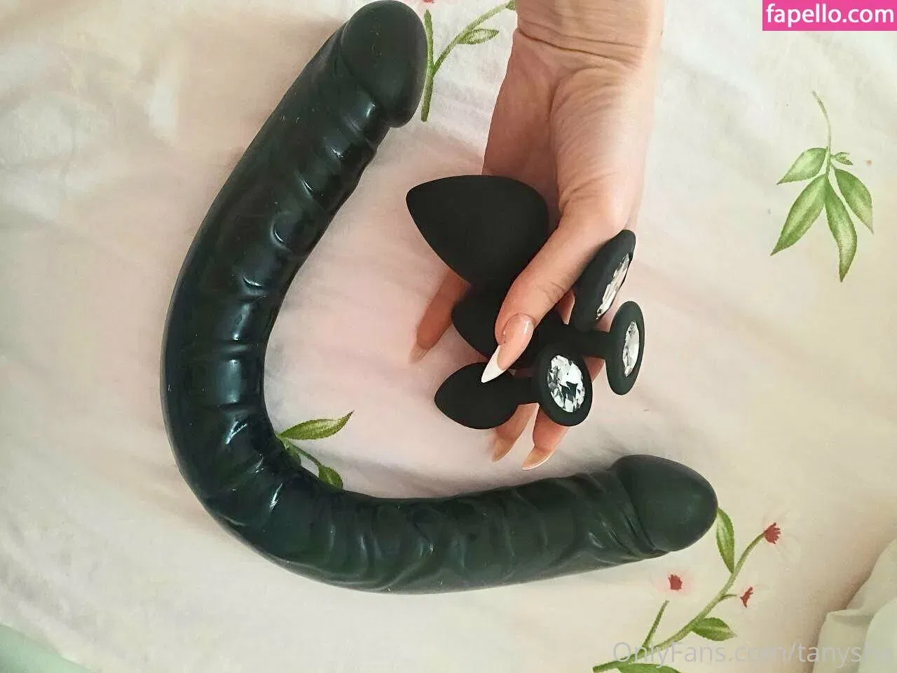 hottanuysha Onlyfans Photo Gallery 