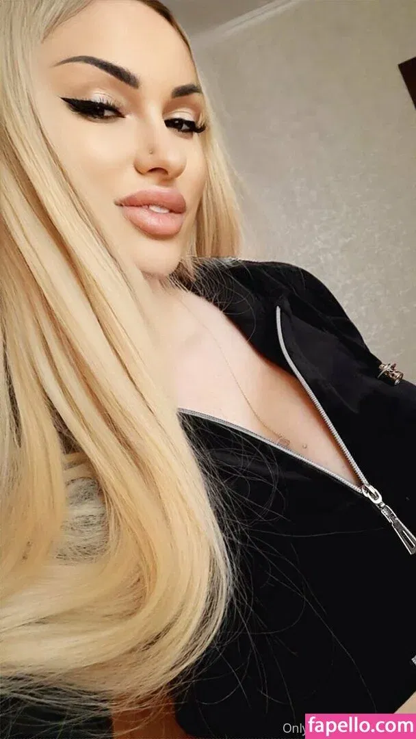 hottanuysha Onlyfans Photo Gallery 