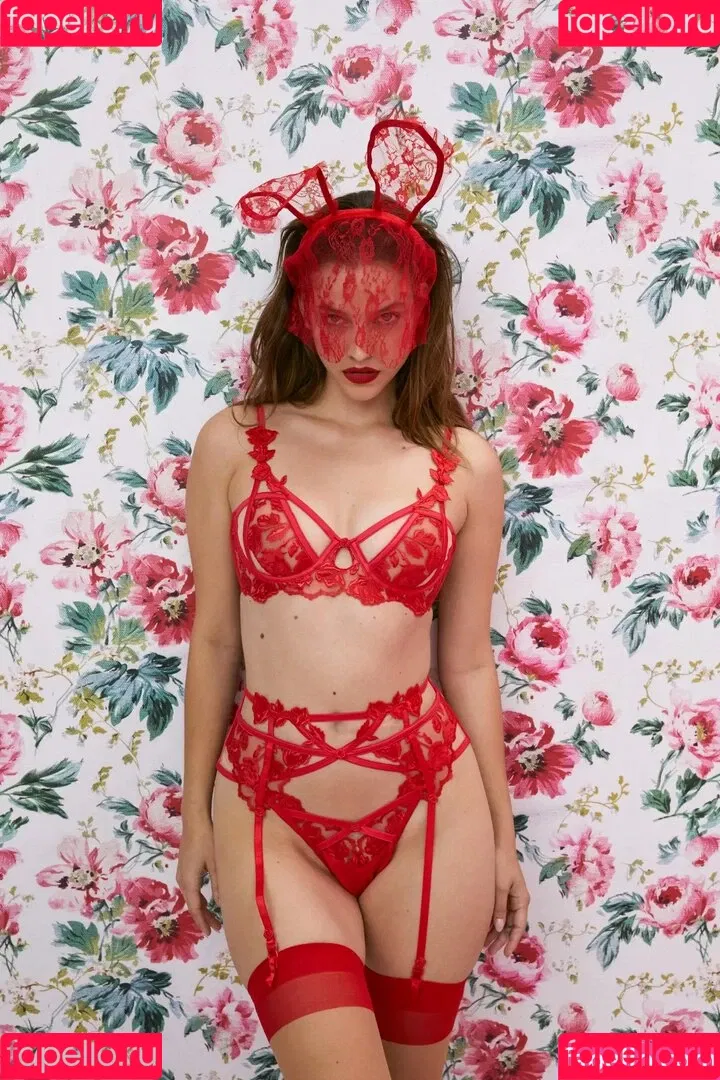 Barbara Palvin Onlyfans Photo Gallery 