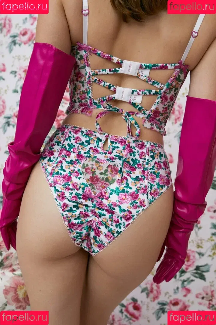 Barbara Palvin Onlyfans Photo Gallery 
