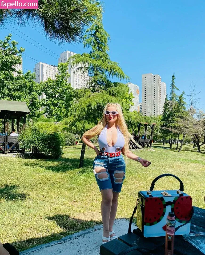 Barbara Palvin Onlyfans Photo Gallery 