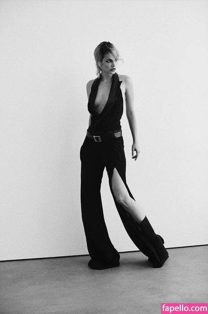 Barbara Palvin Onlyfans Photo Gallery 