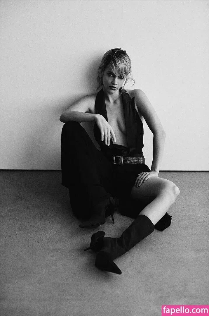 Barbara Palvin Onlyfans Photo Gallery 