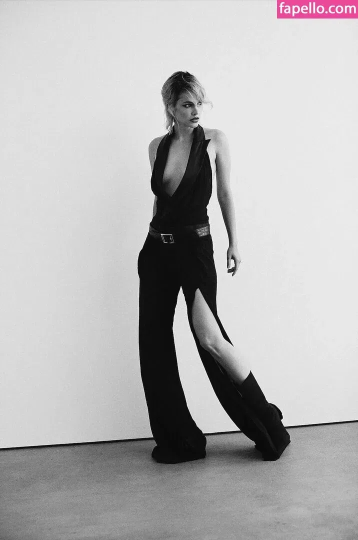 Barbara Palvin Onlyfans Photo Gallery 