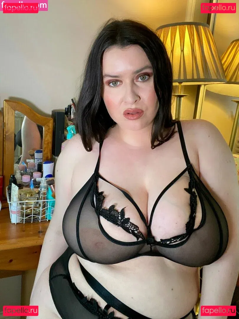 Suzie Mac Onlyfans Photo Gallery 