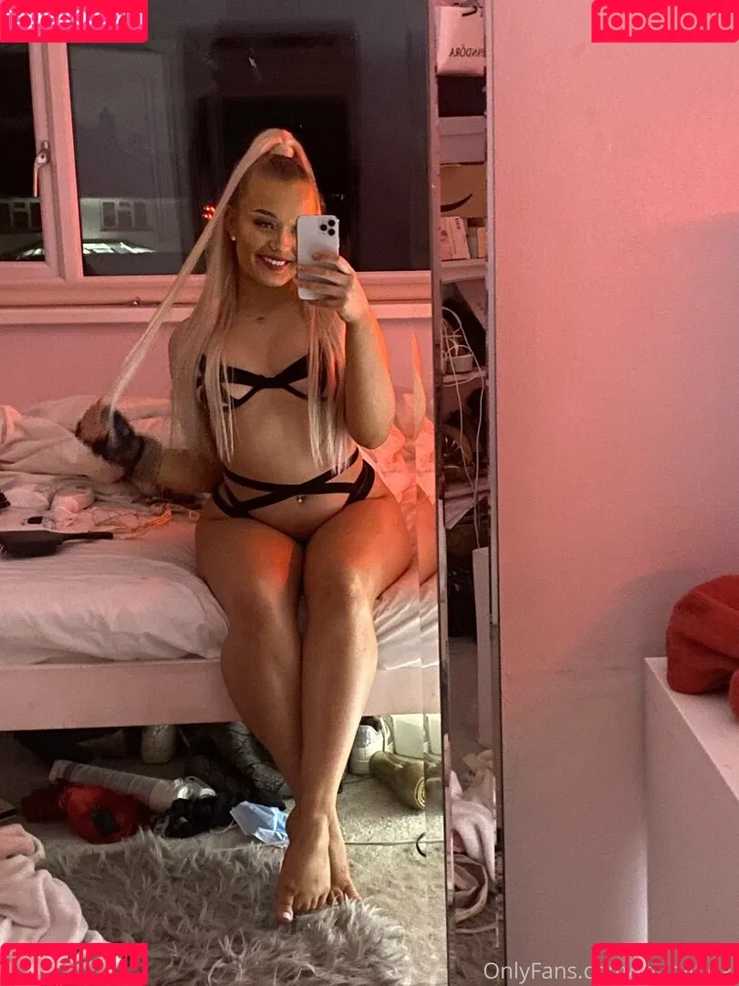 Mary Neal Onlyfans Photo Gallery 