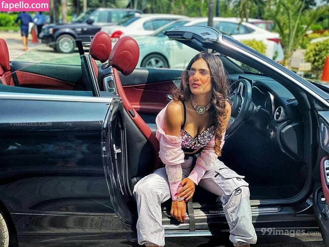 Neha Malik Onlyfans Photo Gallery 