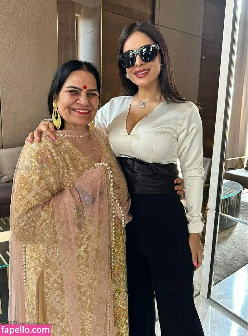 Neha Malik Onlyfans Photo Gallery 