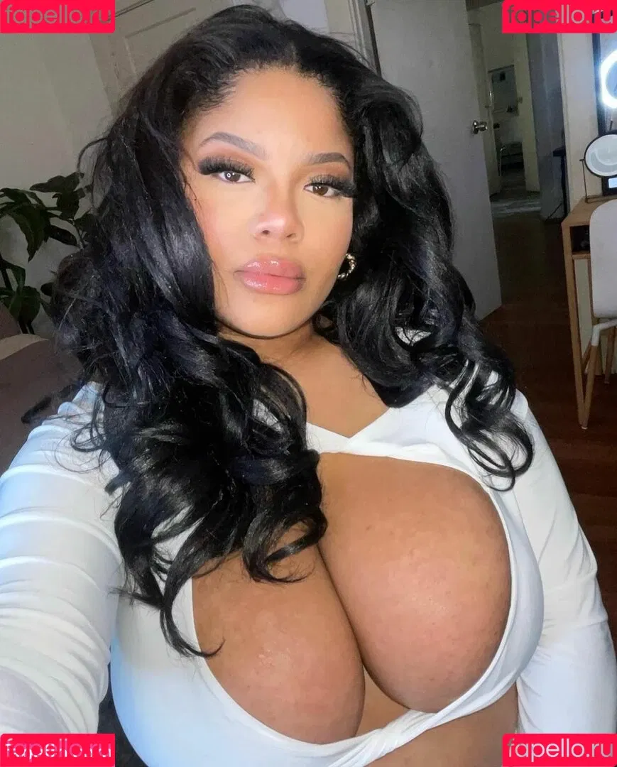 Gabrielle Logan Onlyfans Photo Gallery 