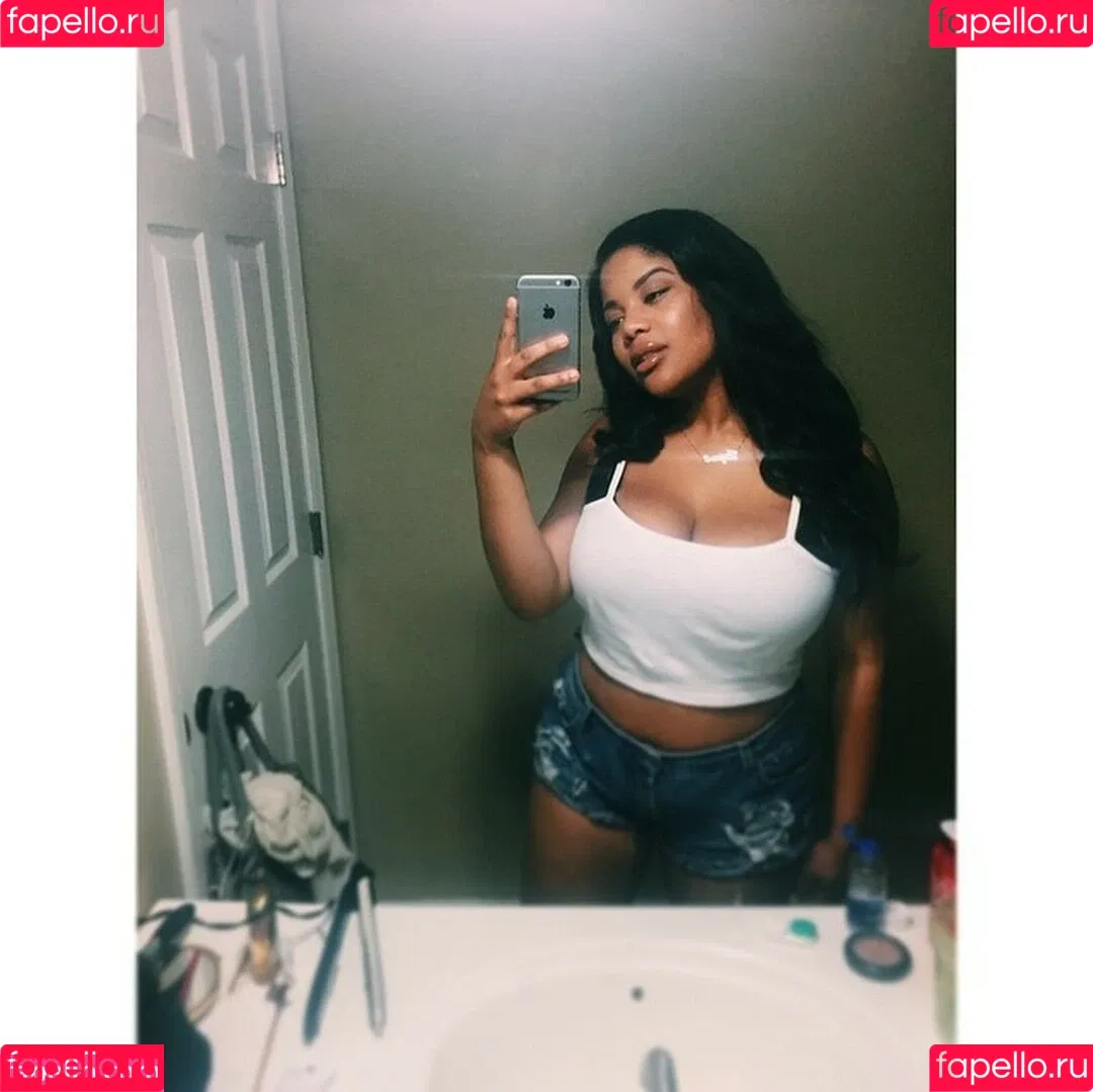 Gabrielle Logan Onlyfans Photo Gallery 