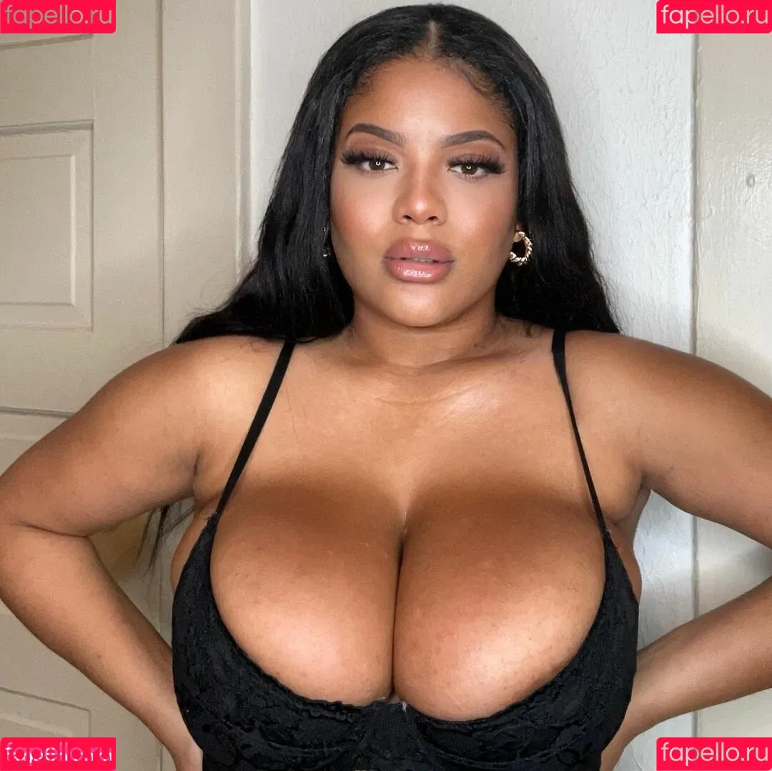 Gabrielle Logan Onlyfans Photo Gallery 