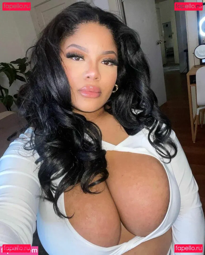 Gabrielle Logan Onlyfans Photo Gallery 