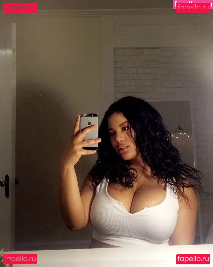 Gabrielle Logan Onlyfans Photo Gallery 