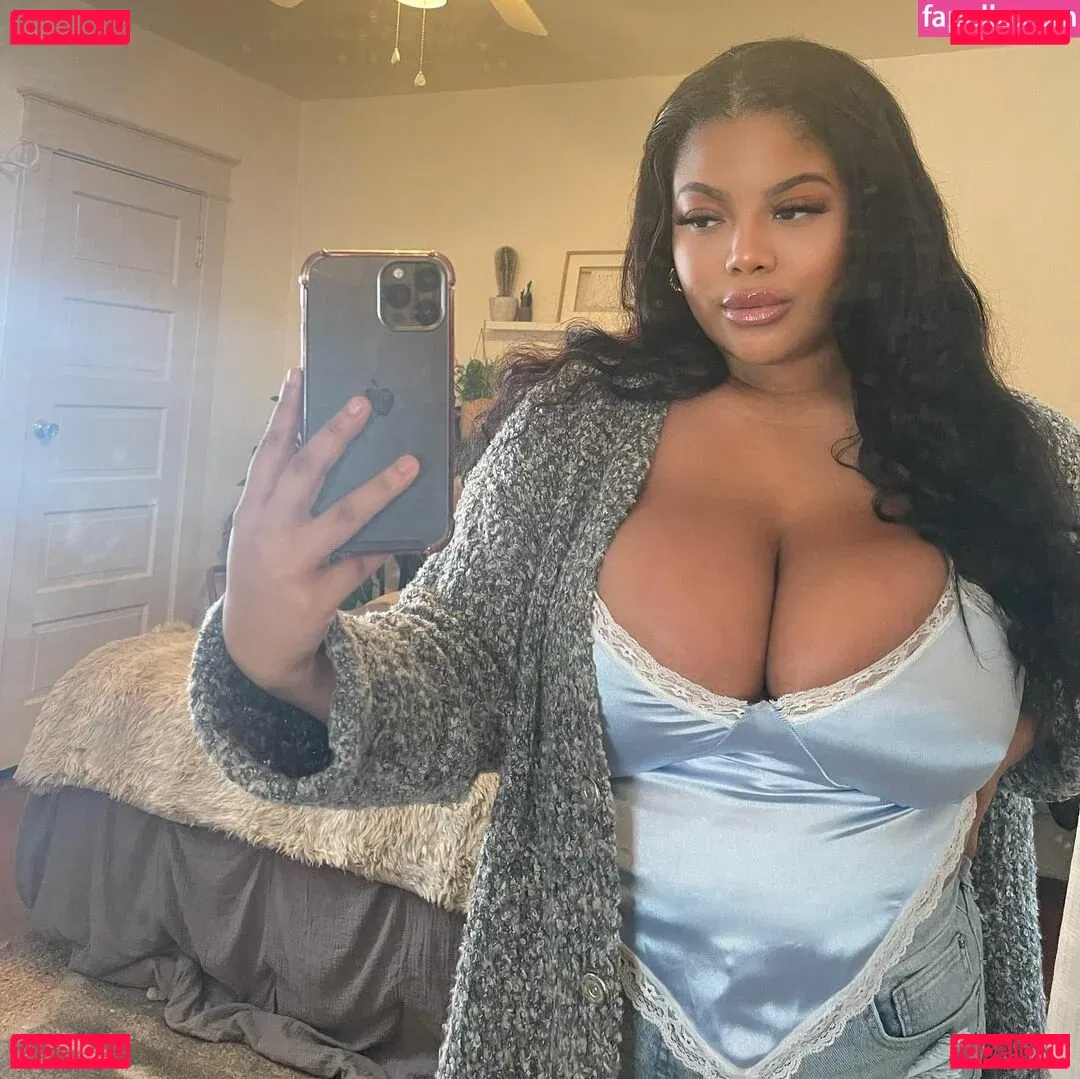 Gabrielle Logan Onlyfans Photo Gallery 