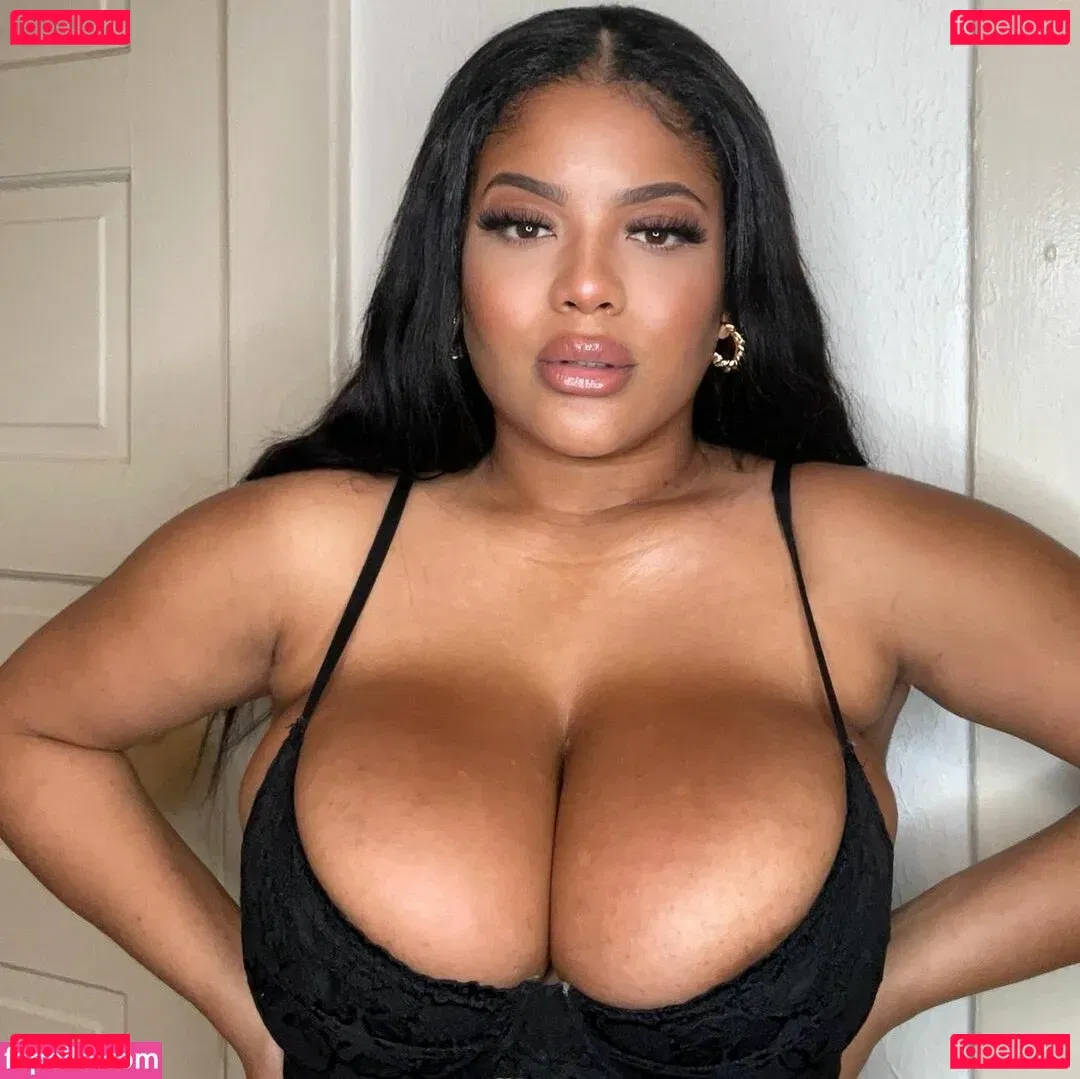 Gabrielle Logan Onlyfans Photo Gallery 