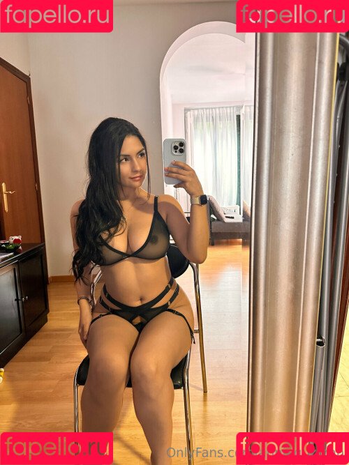 Annie Guzman Onlyfans Photo Gallery 