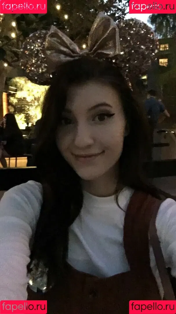 Elizabeth Reed Onlyfans Photo Gallery 