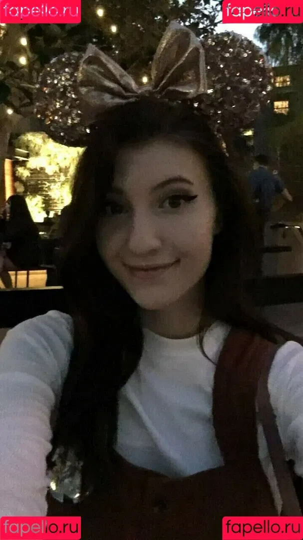 Elizabeth Reed Onlyfans Photo Gallery 
