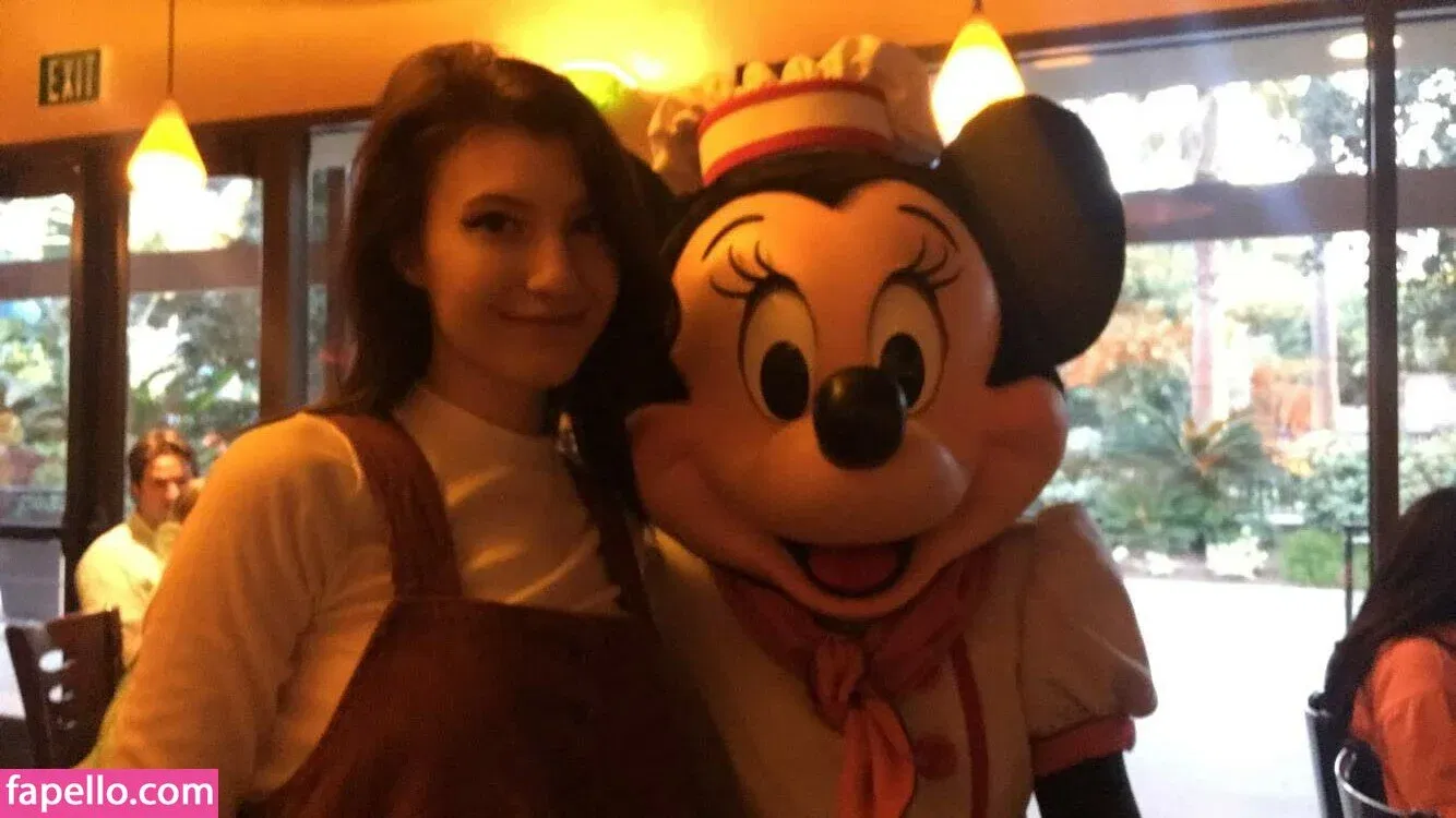 Elizabeth Reed Onlyfans Photo Gallery 