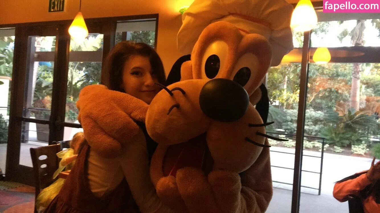 Elizabeth Reed Onlyfans Photo Gallery 