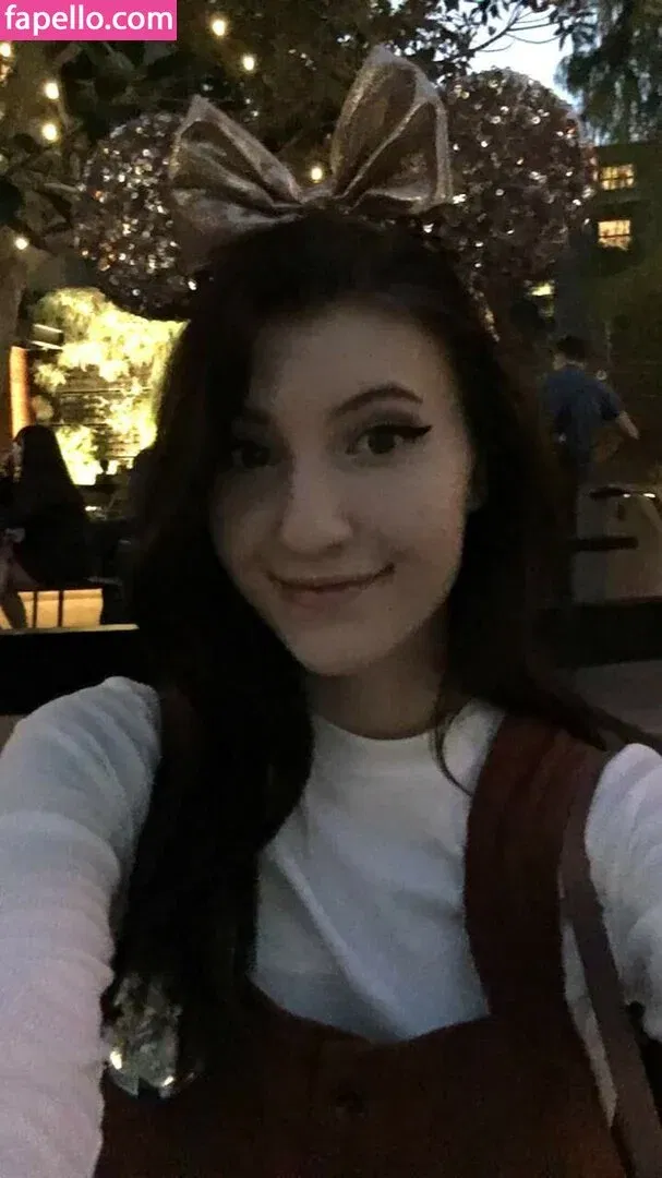 Elizabeth Reed Onlyfans Photo Gallery 