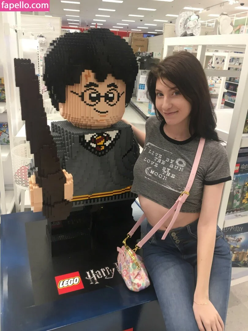 Elizabeth Reed Onlyfans Photo Gallery 