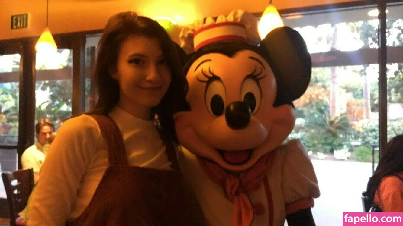 Elizabeth Reed Onlyfans Photo Gallery 