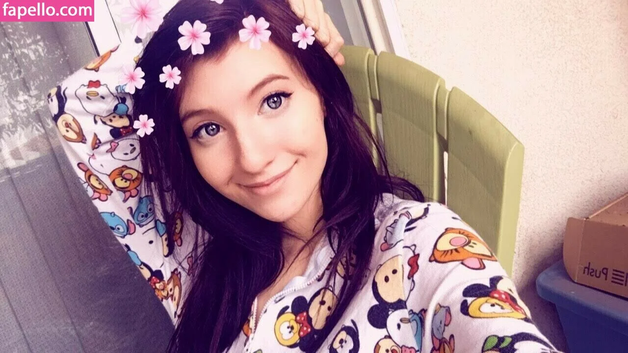 Elizabeth Reed Onlyfans Photo Gallery 