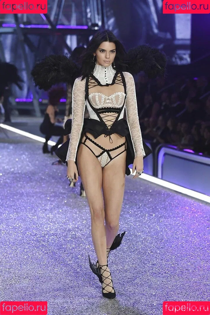 Kendall Jenner Onlyfans Photo Gallery 