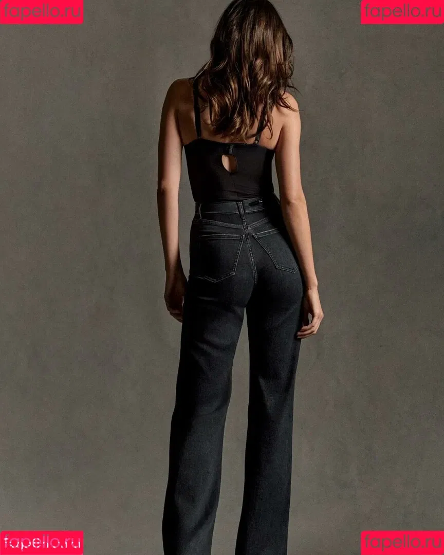 Kendall Jenner Onlyfans Photo Gallery 
