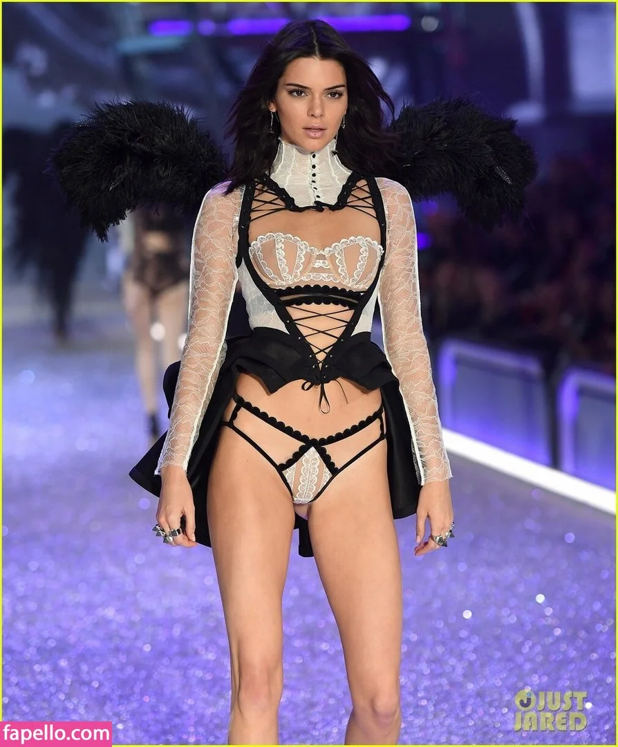 Kendall Jenner Onlyfans Photo Gallery 