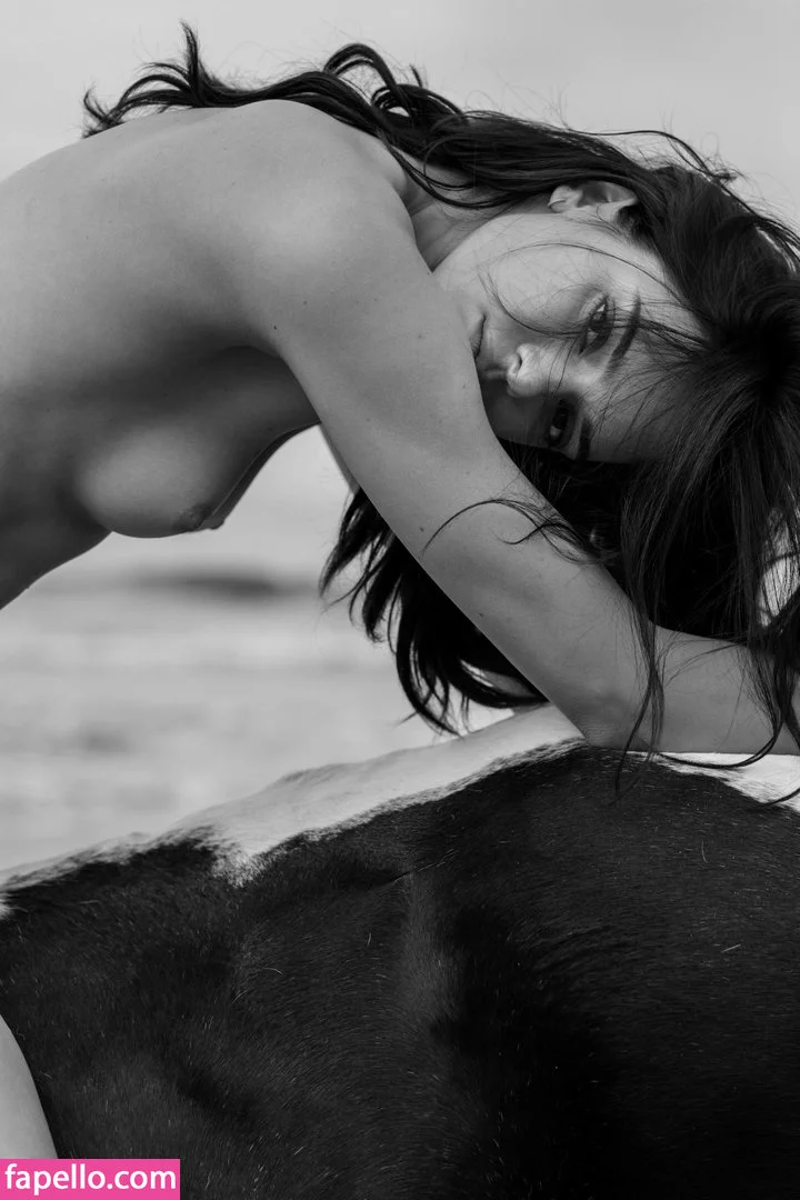 Kendall Jenner Onlyfans Photo Gallery 