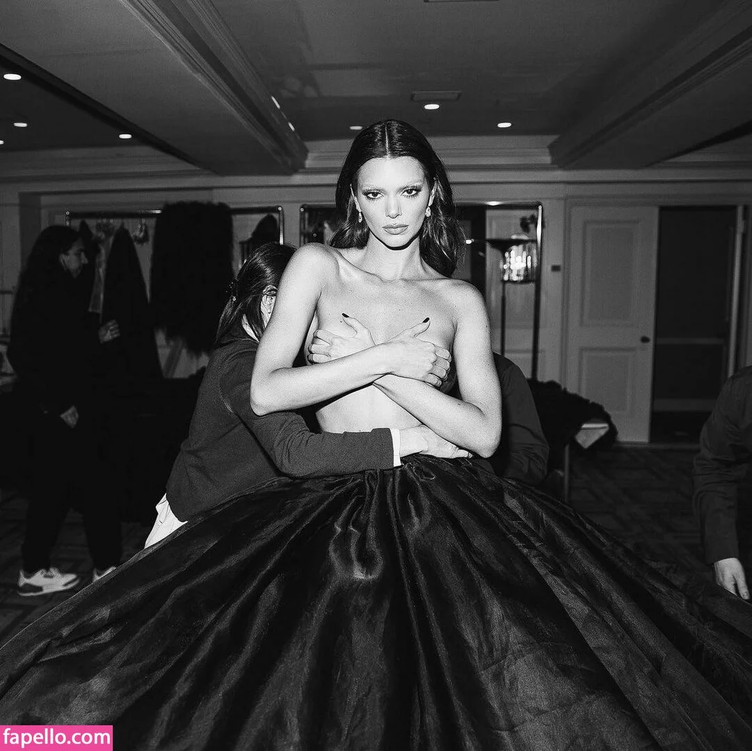 Kendall Jenner Onlyfans Photo Gallery 
