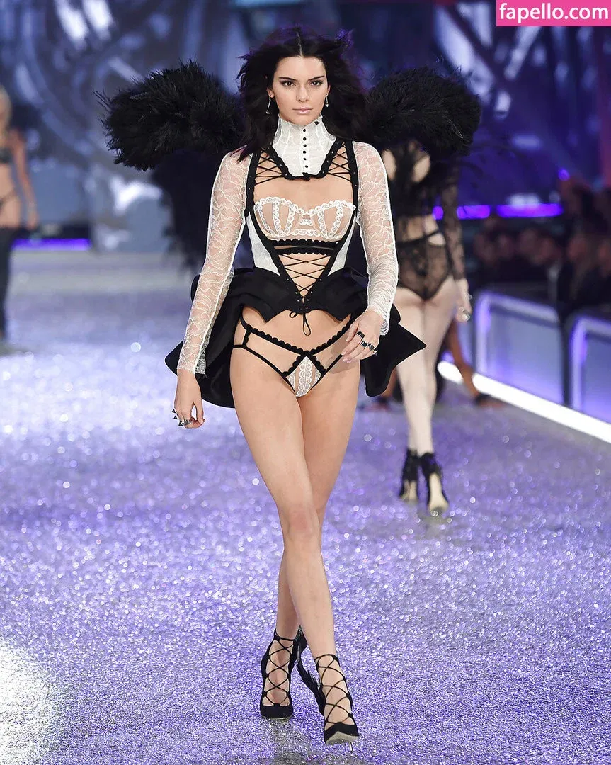 Kendall Jenner Onlyfans Photo Gallery 