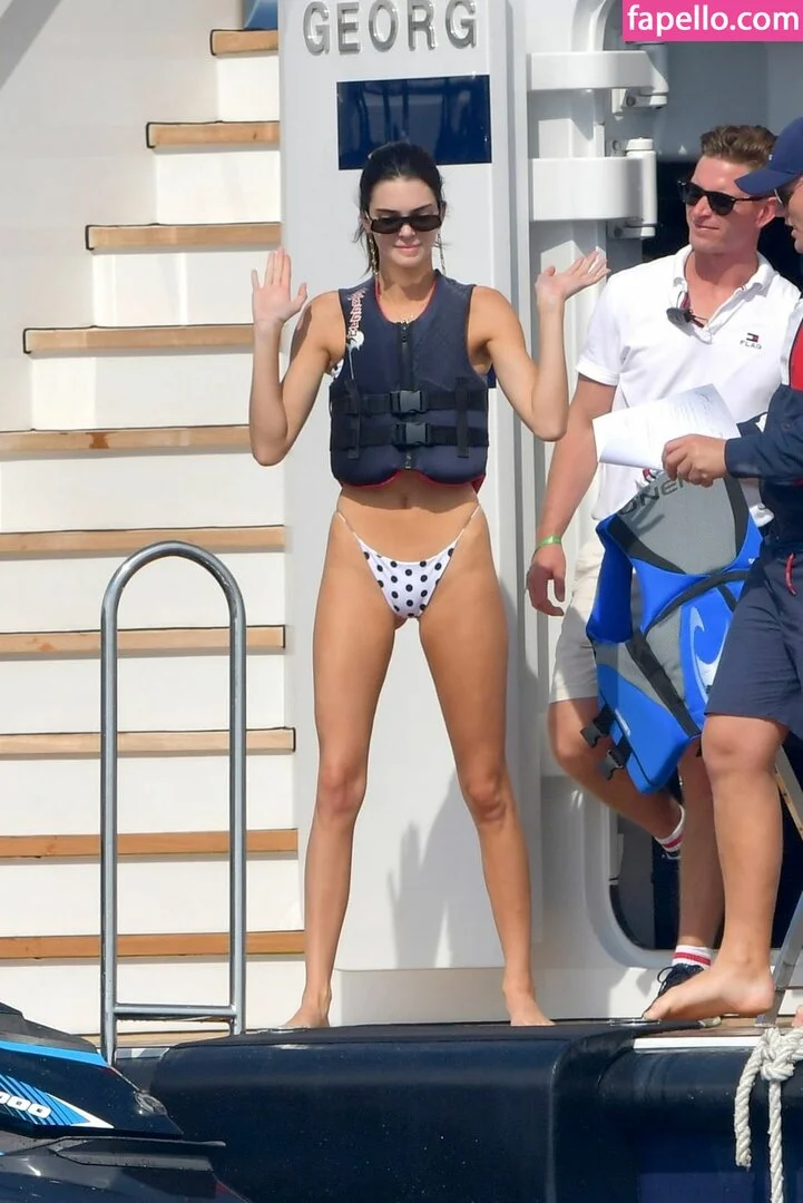 Kendall Jenner Onlyfans Photo Gallery 