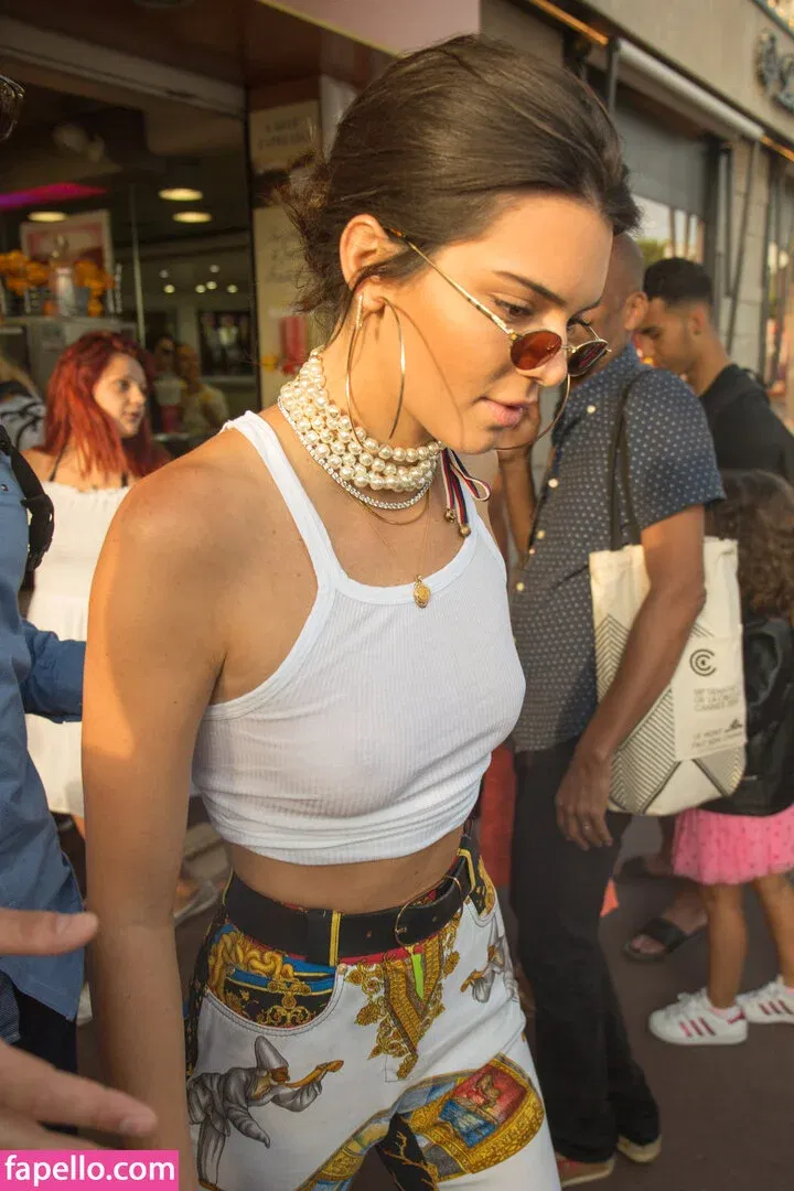 Kendall Jenner Onlyfans Photo Gallery 