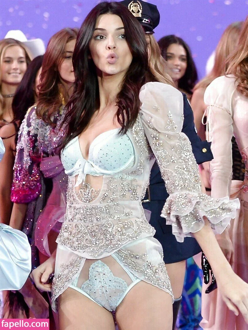 Kendall Jenner Onlyfans Photo Gallery 