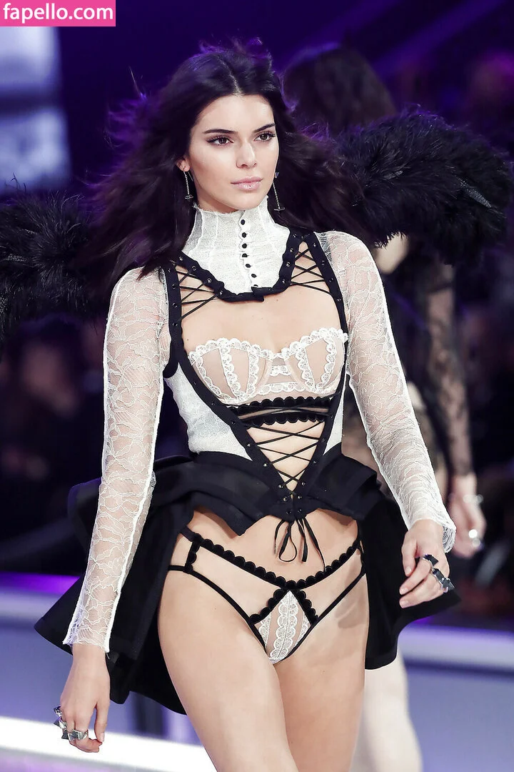 Kendall Jenner Onlyfans Photo Gallery 