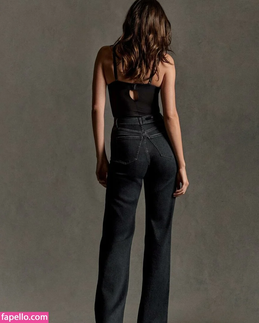 Kendall Jenner Onlyfans Photo Gallery 