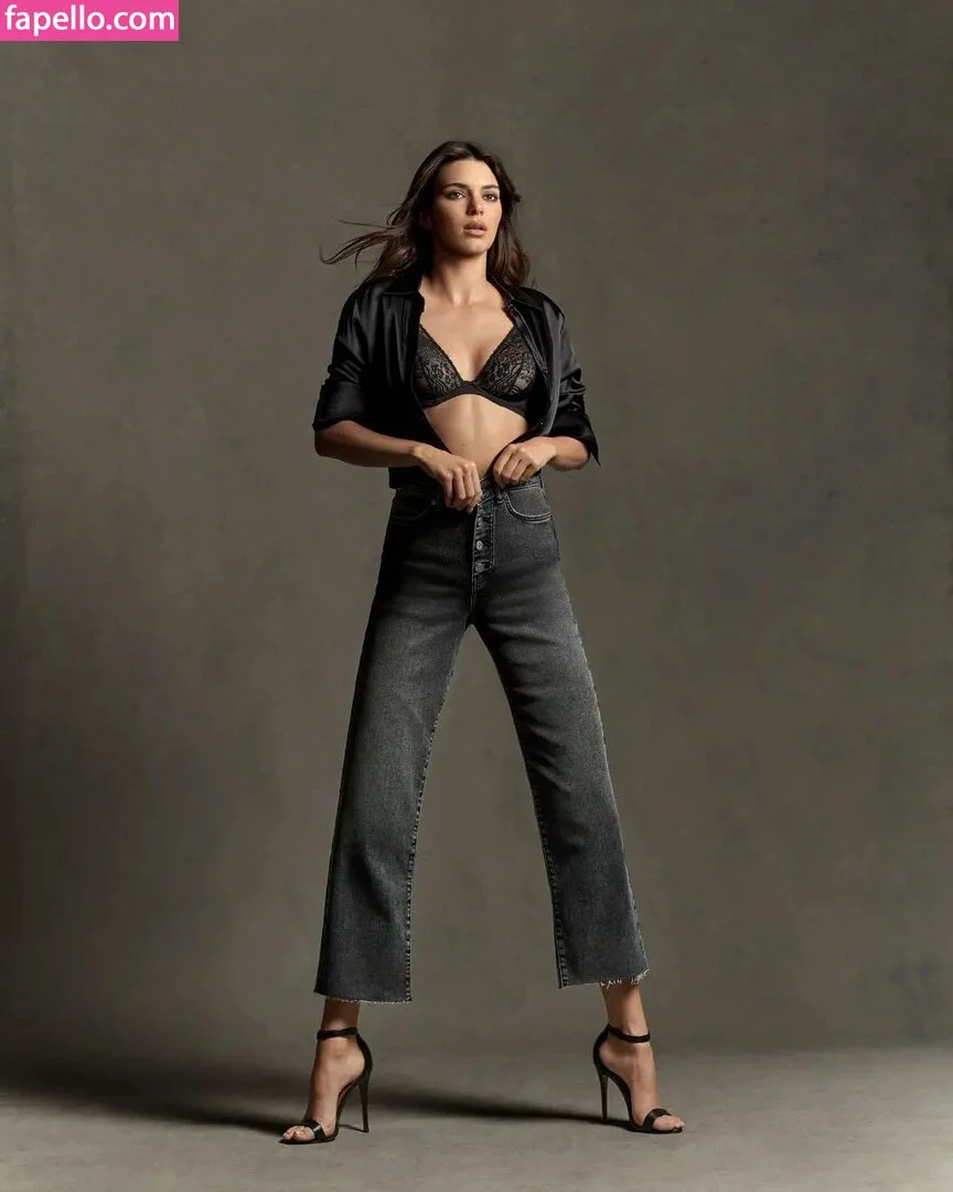 Kendall Jenner Onlyfans Photo Gallery 