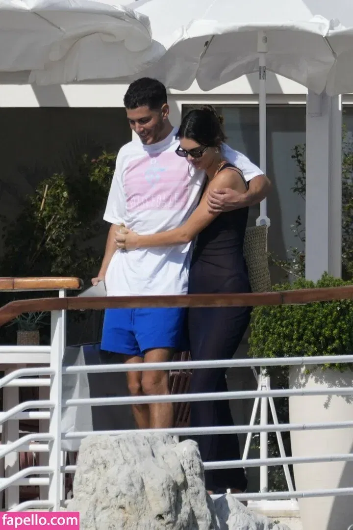 Kendall Jenner Onlyfans Photo Gallery 