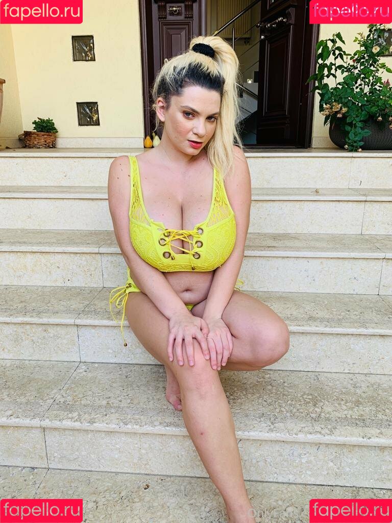 kittycute89 Onlyfans Photo Gallery 